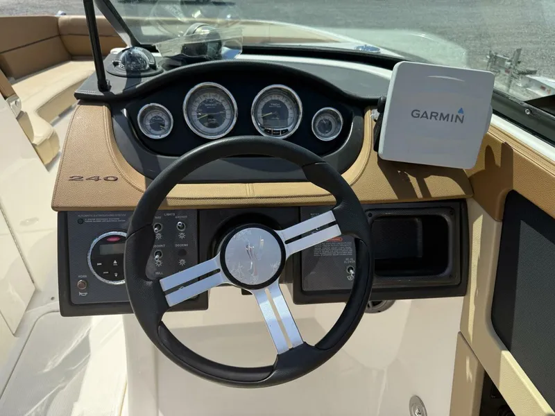 Slide: The Image of Sea Ray 240 Sun Deck Outboard 2014 - 7