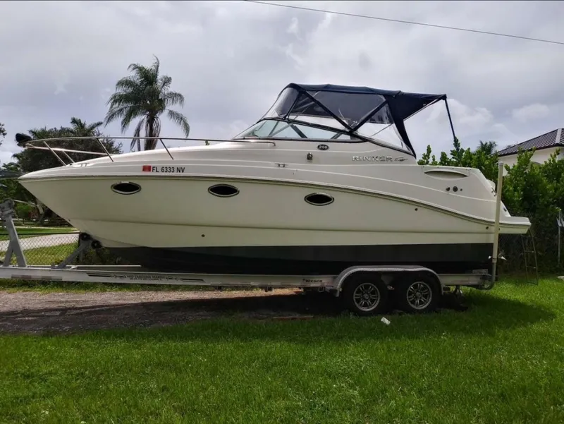 The Image of Rinker 280 Express Cruiser 2009 - 0