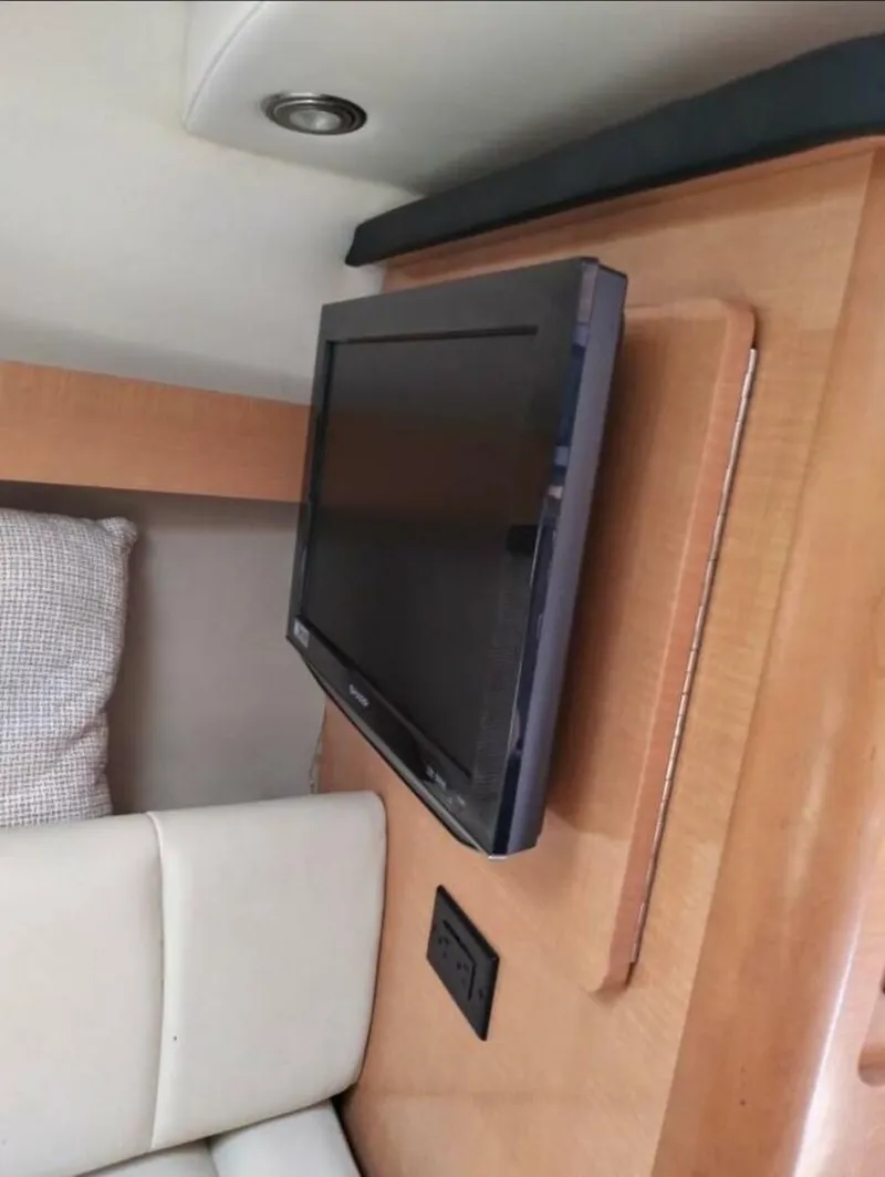 Slide: The Image of Rinker 280 Express Cruiser 2009 - 7