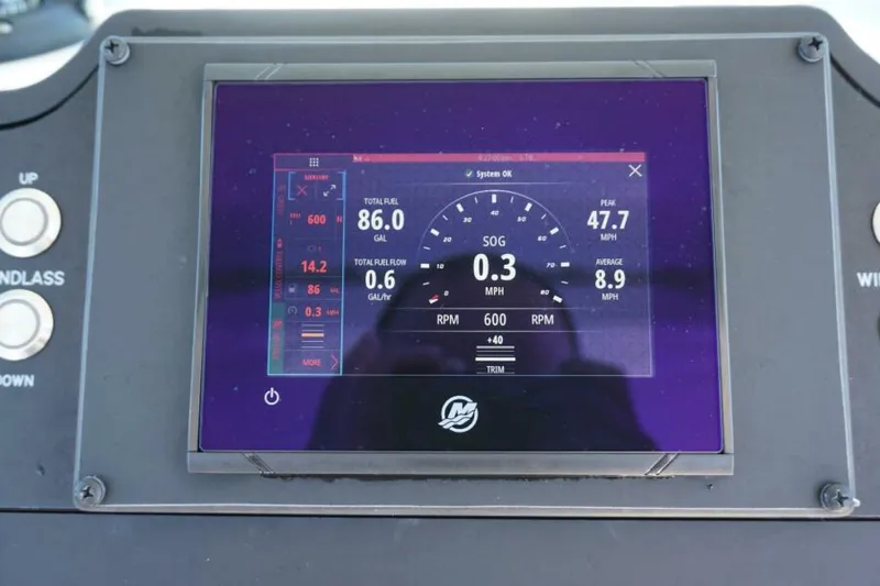 Slide: The Image of Everglades 253 Center Console 2022 - 12