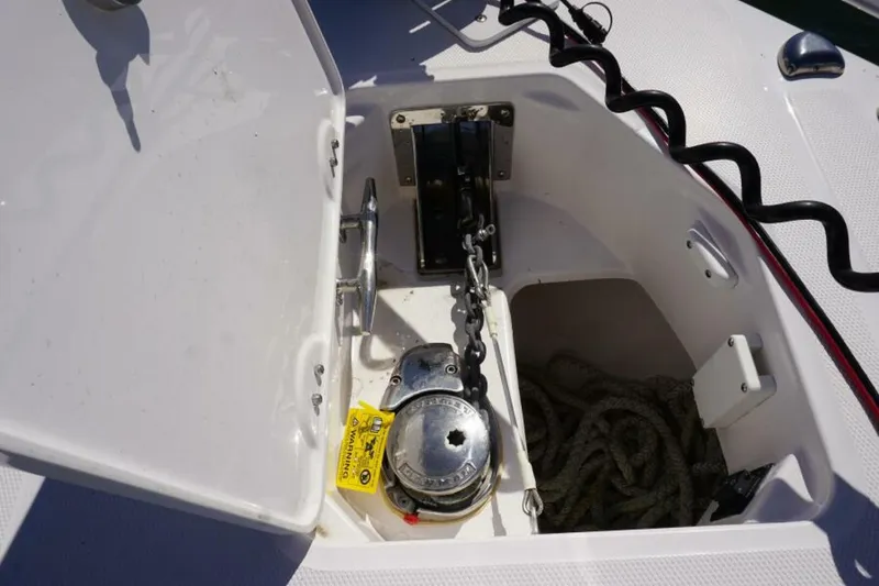 Slide: The Image of Everglades 253 Center Console 2022 - 21