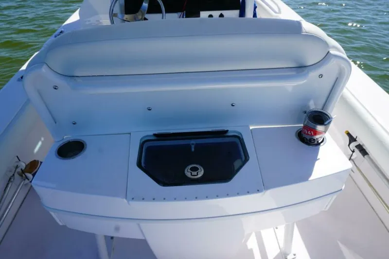 Slide: The Image of Everglades 253 Center Console 2022 - 6