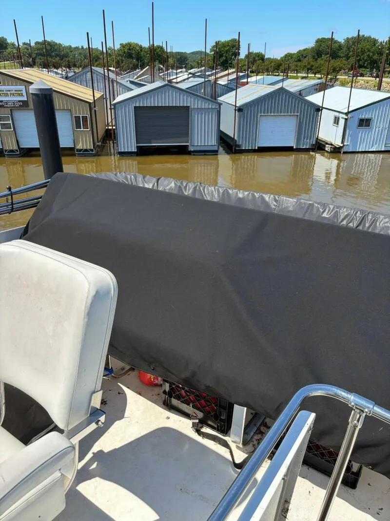Slide: The Image of Bertram 42 Motor Yacht 1977 - 16