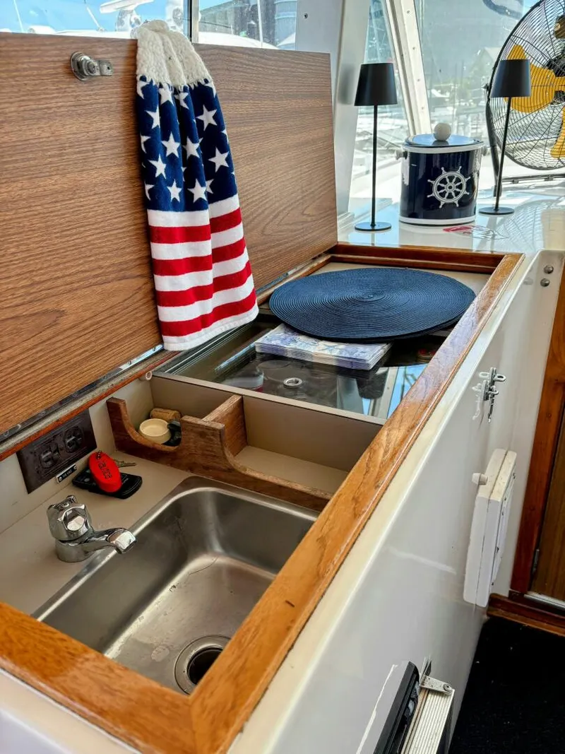 Slide: The Image of Bertram 42 Motor Yacht 1977 - 23