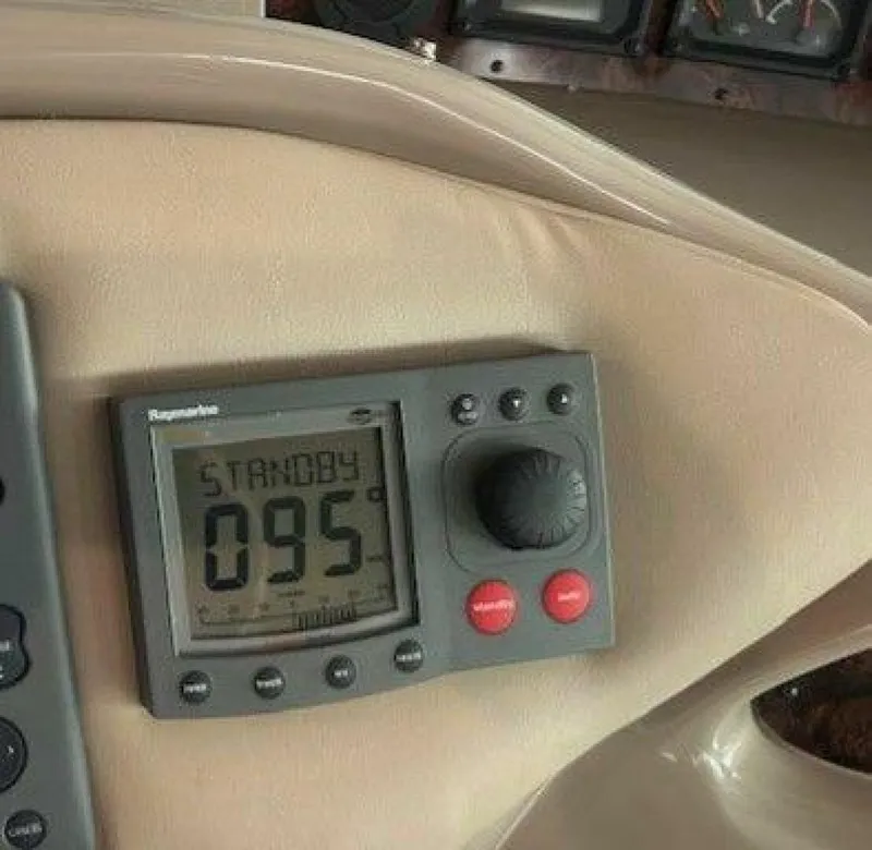 Slide: The Image of Sea Ray 540 Sundancer 1998 - 30