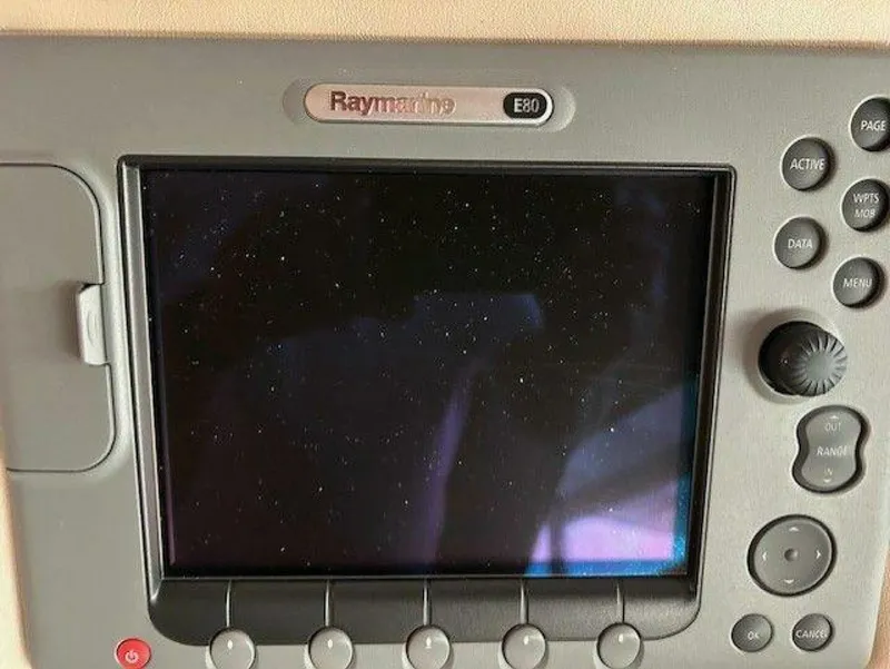 Slide: The Image of Sea Ray 540 Sundancer 1998 - 32
