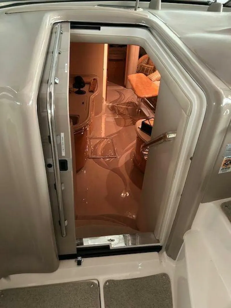 Slide: The Image of Sea Ray 540 Sundancer 1998 - 40