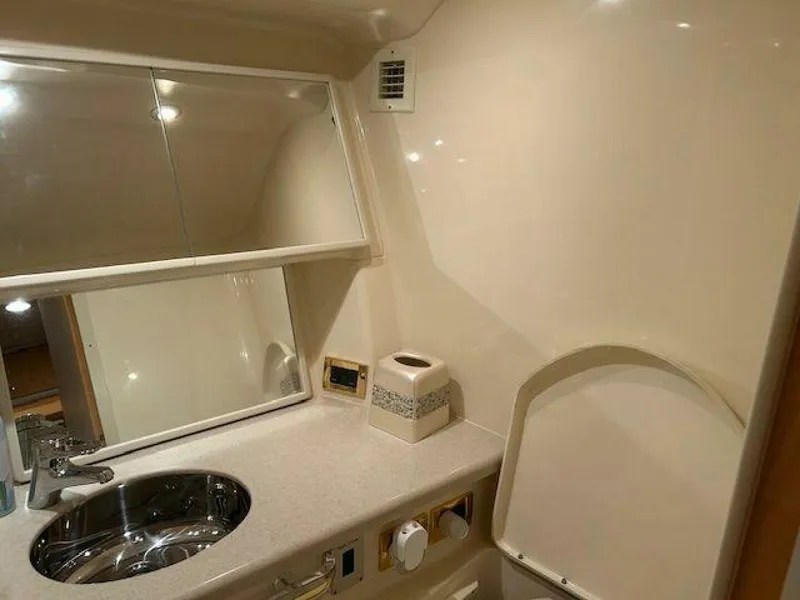 Slide: The Image of Sea Ray 540 Sundancer 1998 - 57