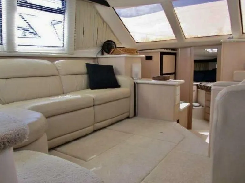 Slide: The Image of Carver Yachts 404 2000 - 7