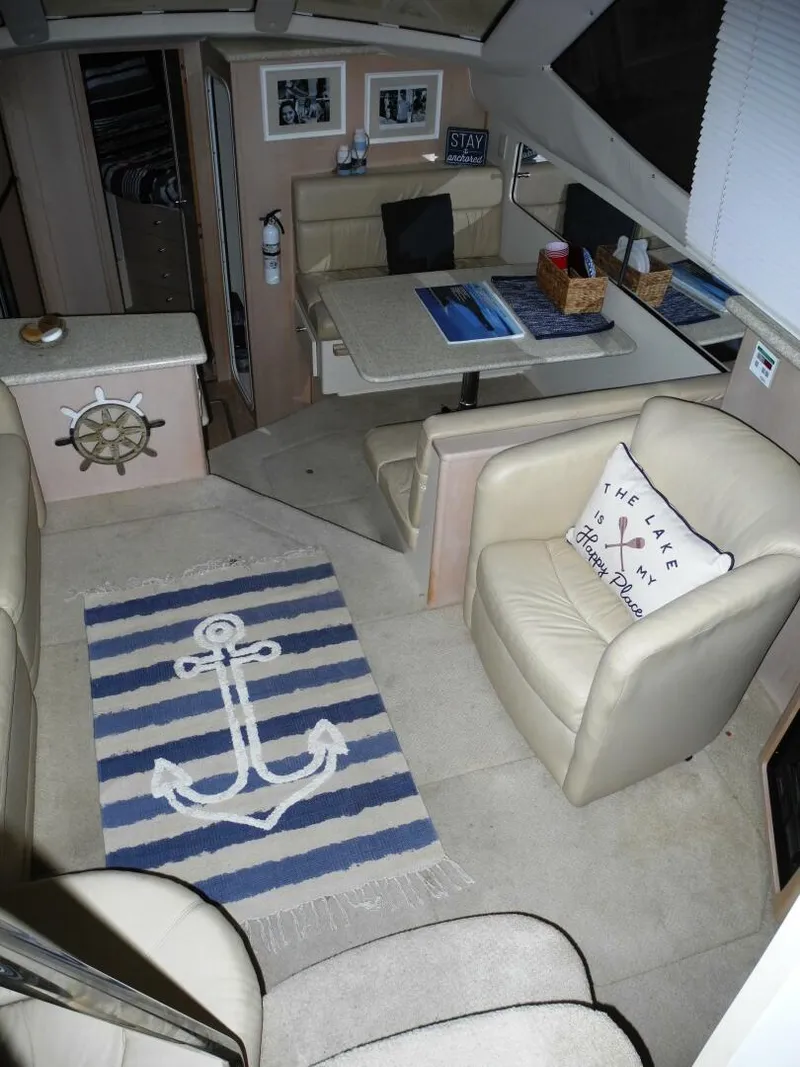 Slide: The Image of Carver Yachts 404 2000 - 9