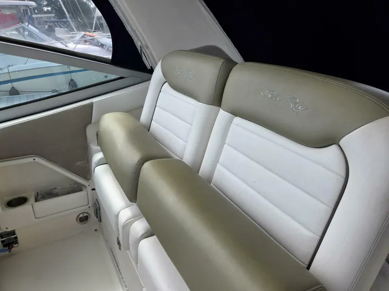 Slide: The Image of Sea Ray 310 Sundancer 2007 - 10