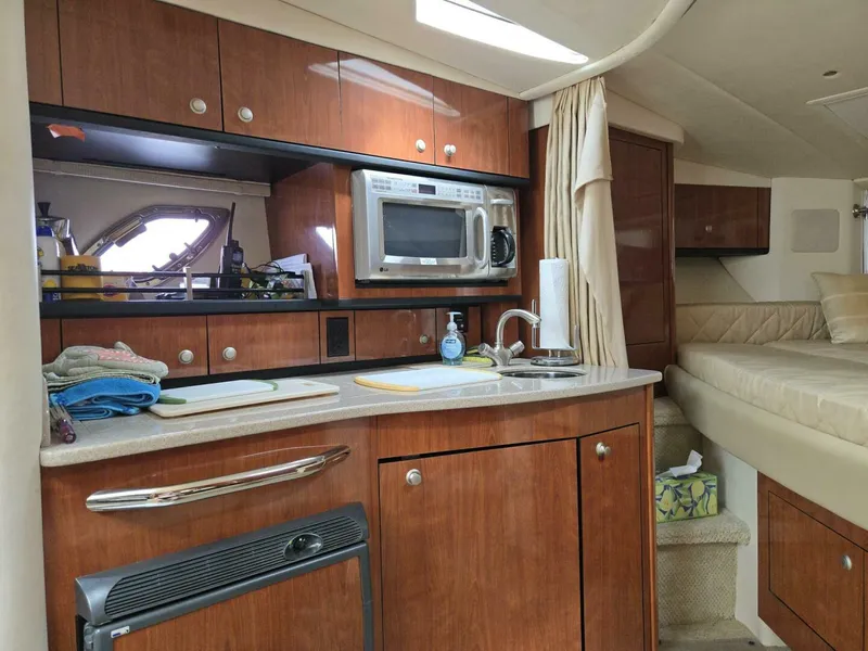 Slide: The Image of Sea Ray 310 Sundancer 2007 - 12