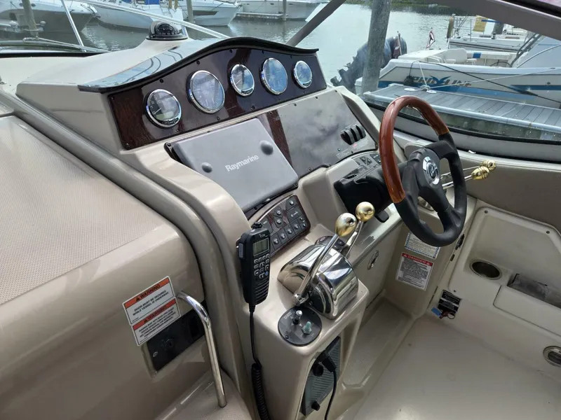 Slide: The Image of Sea Ray 310 Sundancer 2007 - 21