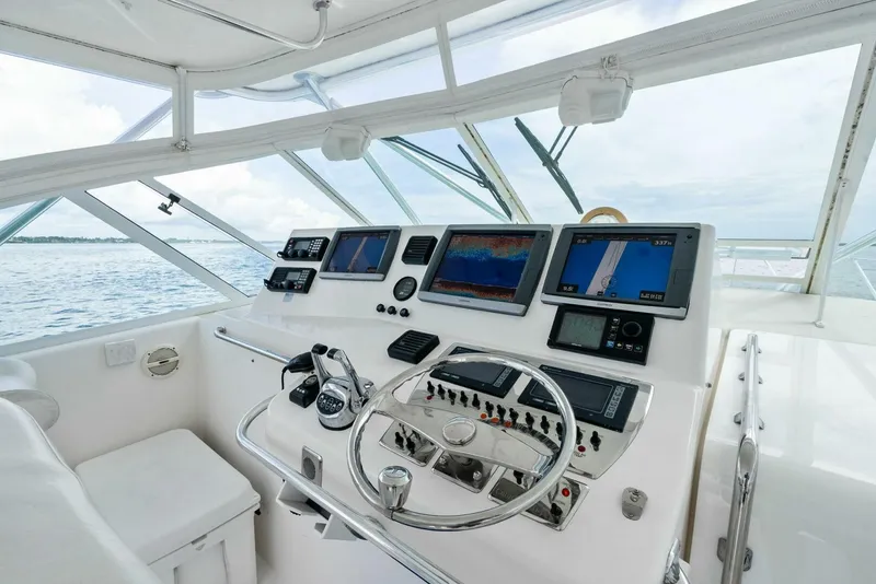 Slide: The Image of Cabo 40 Hardtop Express 2004 - 14