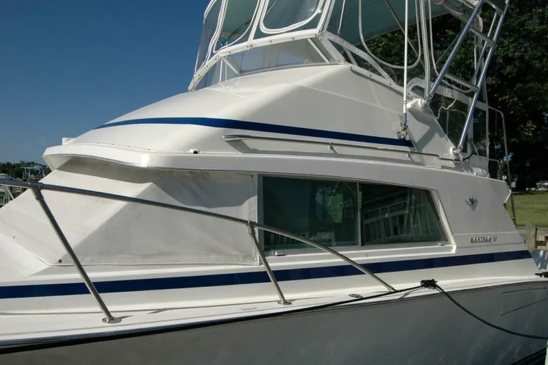 Slide: The Image of Bertram 33 Sport Fisherman 1987 - 14