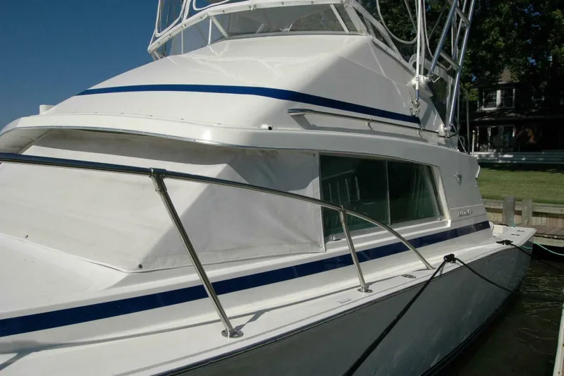 Slide: The Image of Bertram 33 Sport Fisherman 1987 - 16