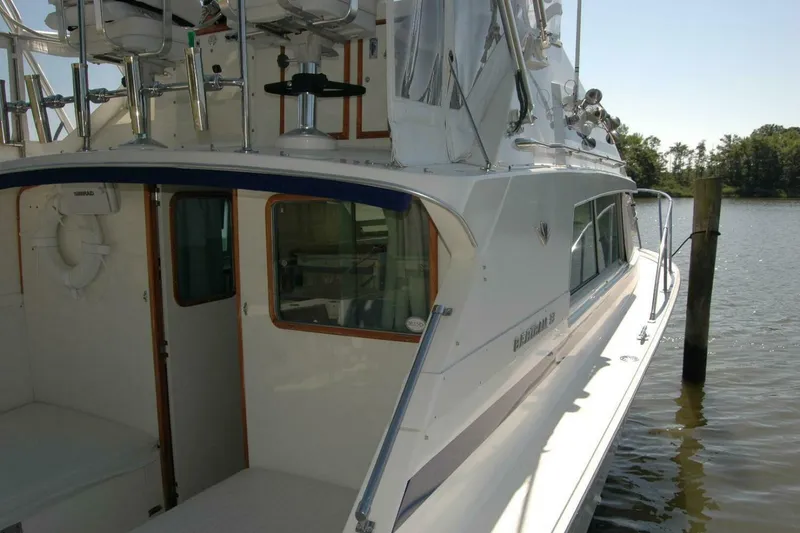 Slide: The Image of Bertram 33 Sport Fisherman 1987 - 23