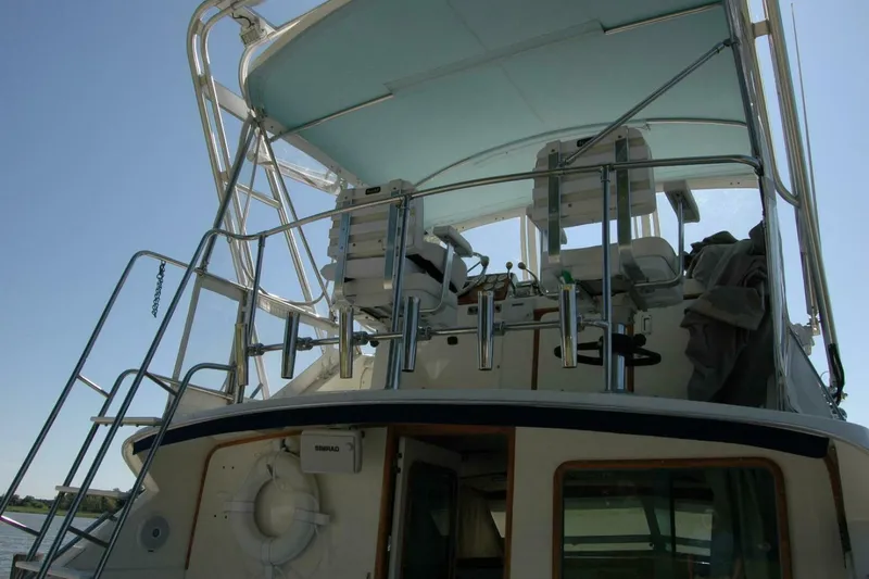 Slide: The Image of Bertram 33 Sport Fisherman 1987 - 28