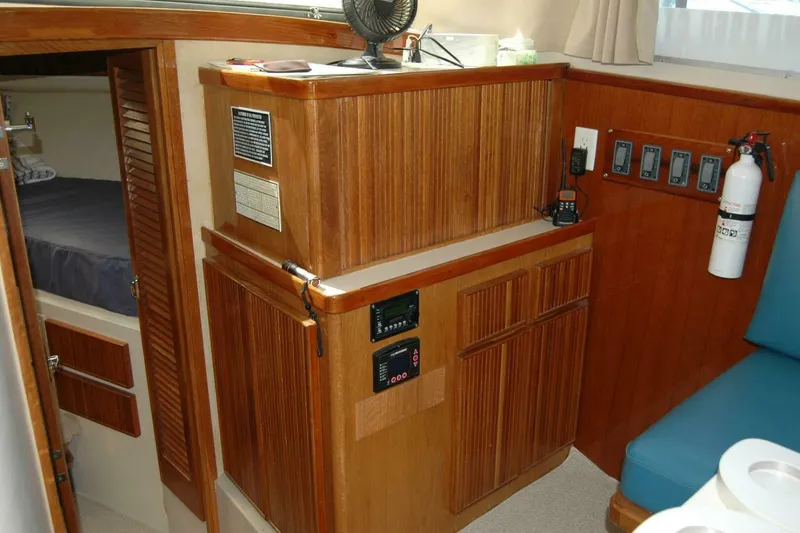 Slide: The Image of Bertram 33 Sport Fisherman 1987 - 64