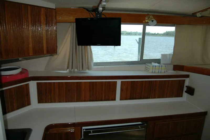 Slide: The Image of Bertram 33 Sport Fisherman 1987 - 70