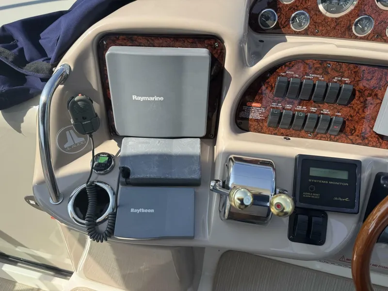 Slide: The Image of Sea Ray 360 Sundancer 2002 - 16