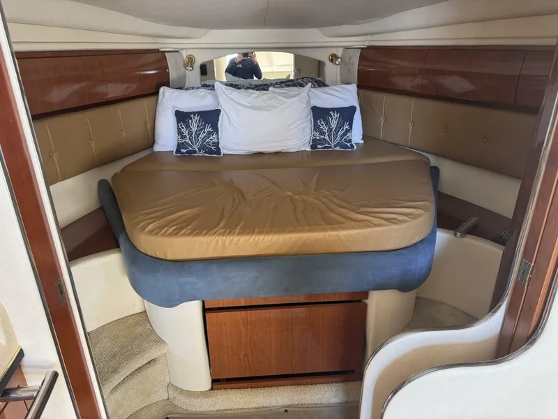 Slide: The Image of Sea Ray 360 Sundancer 2002 - 31