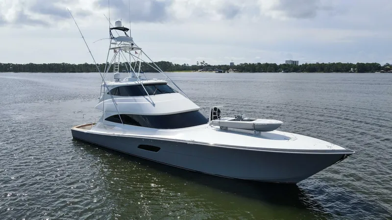 The Image of Viking 92 Enclosed Bridge 2016 - 0