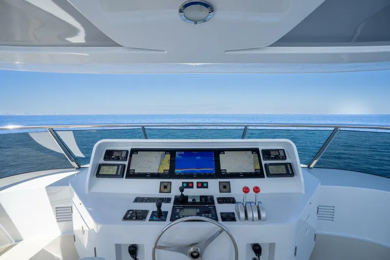 Slide: The Image of Delta Tri-Deck 2001 - 25