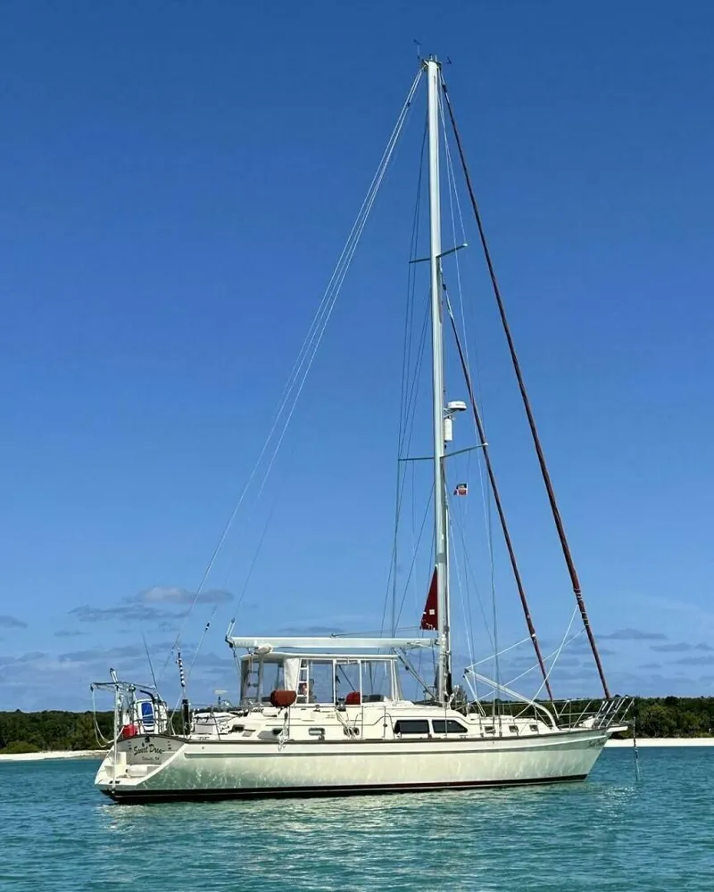 The Image of Island Packet 485 2005 - 0