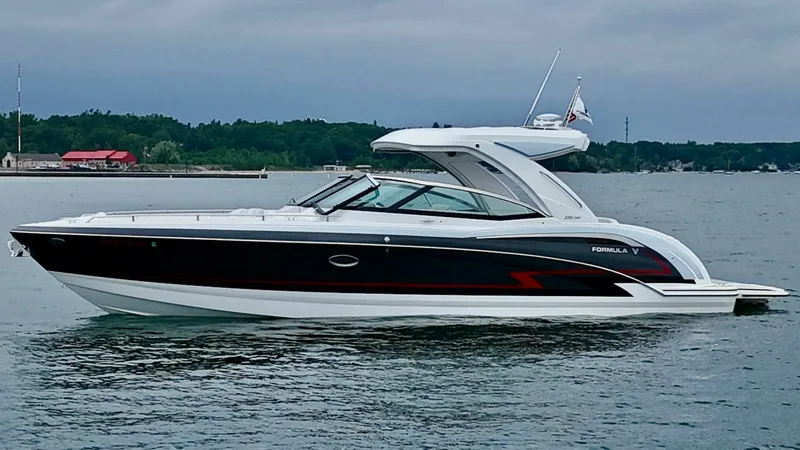 Slide: The Image of Formula 350 Crossover Bowrider 2024 - 11
