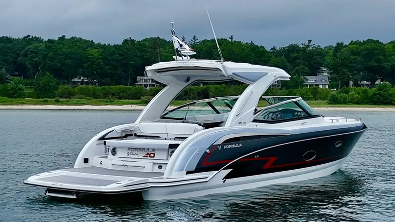 Slide: The Image of Formula 350 Crossover Bowrider 2024 - 13
