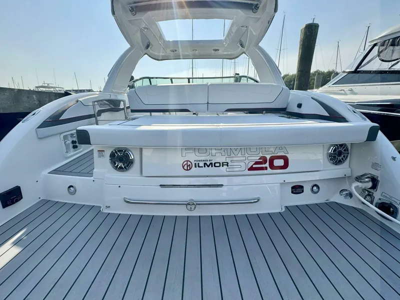 Slide: The Image of Formula 350 Crossover Bowrider 2024 - 17
