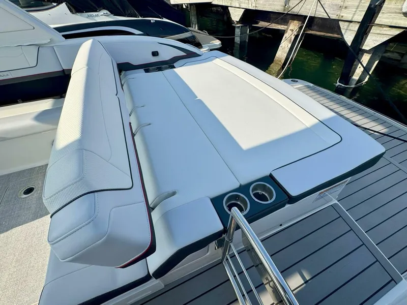 Slide: The Image of Formula 350 Crossover Bowrider 2024 - 19