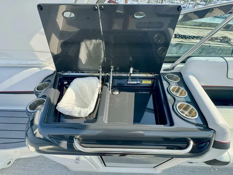 Slide: The Image of Formula 350 Crossover Bowrider 2024 - 27