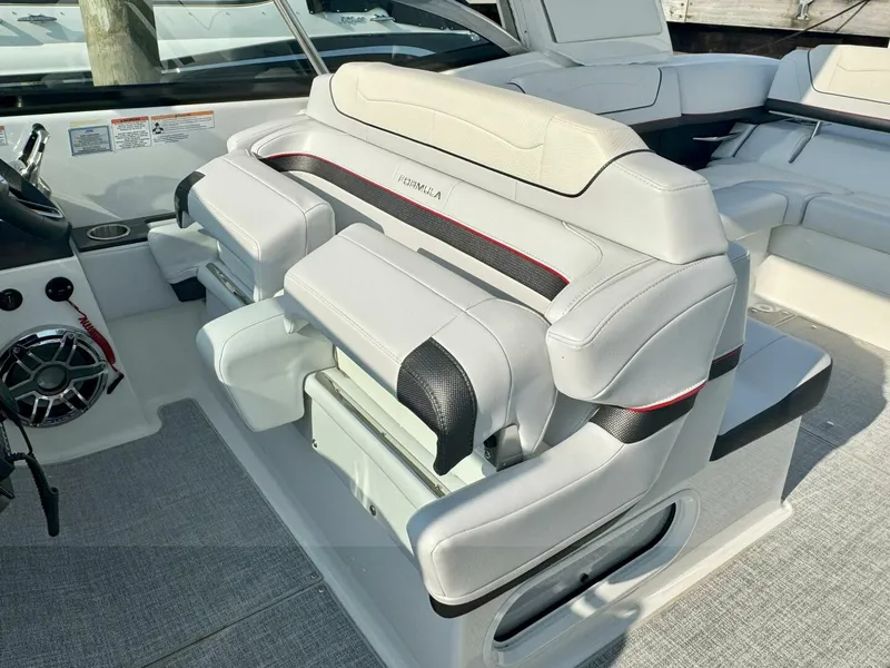 Slide: The Image of Formula 350 Crossover Bowrider 2024 - 30