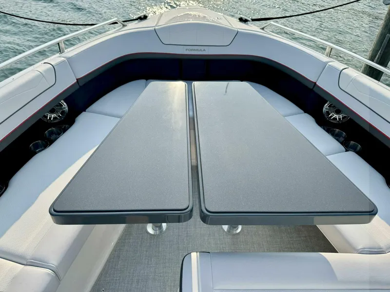Slide: The Image of Formula 350 Crossover Bowrider 2024 - 38
