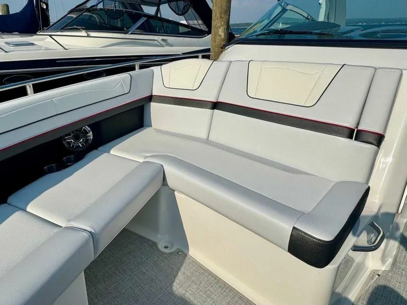 Slide: The Image of Formula 350 Crossover Bowrider 2024 - 41