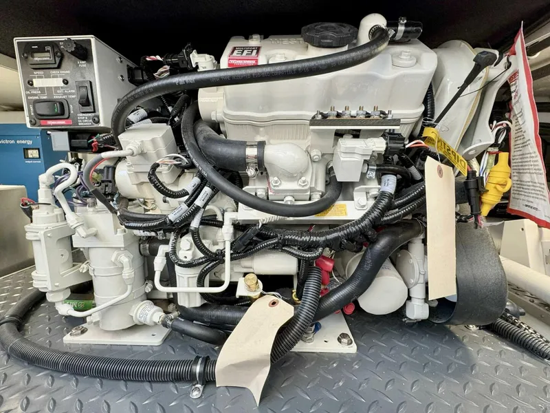 Slide: The Image of Formula 350 Crossover Bowrider 2024 - 63