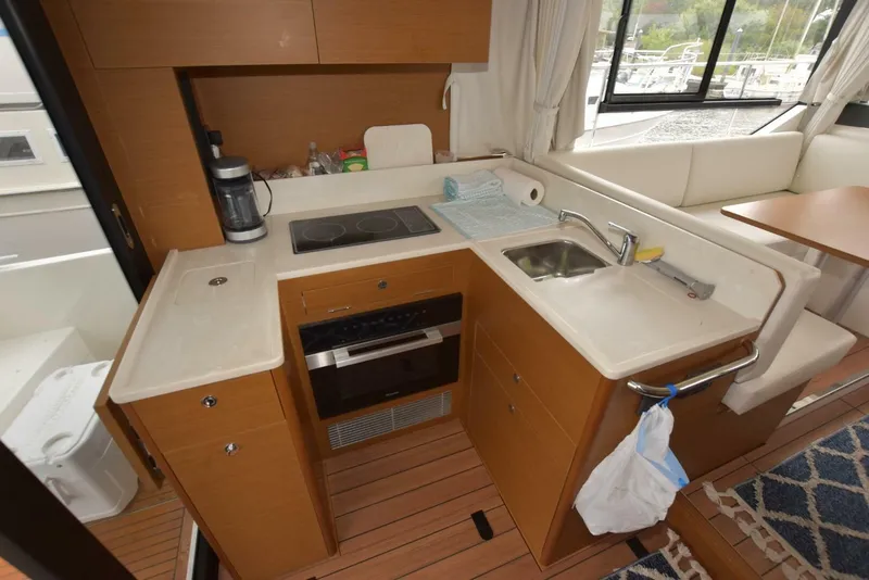 Slide: The Image of Beneteau Swift Trawler 41 Fly 2023 - 17