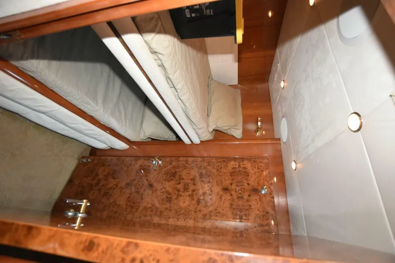 Slide: The Image of Hatteras 74 Sportdeck 1998 - 31
