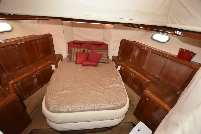 Slide: The Image of Hatteras 74 Sportdeck 1998 - 33