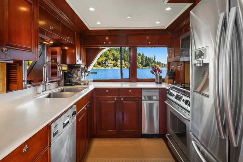 Slide: The Image of Rayburn Custom Yachts Flush Deck 2001 - 11