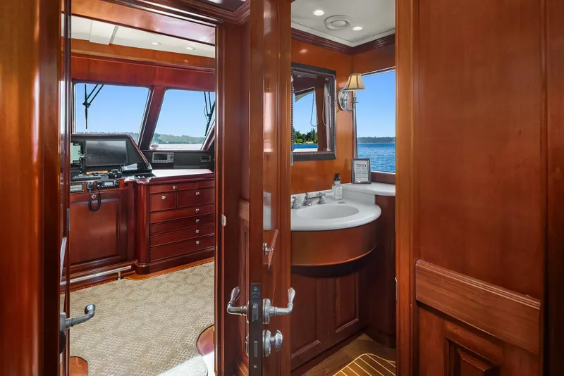 Slide: The Image of Rayburn Custom Yachts Flush Deck 2001 - 14