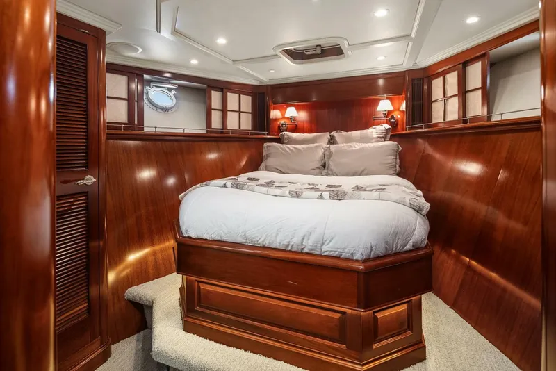 Slide: The Image of Rayburn Custom Yachts Flush Deck 2001 - 34
