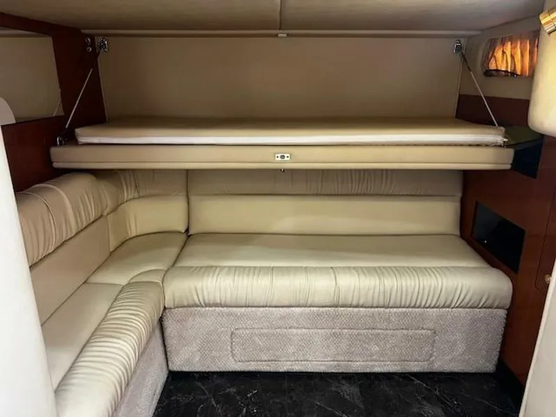 Slide: The Image of Sea Ray 410 Sundancer 2000 - 19