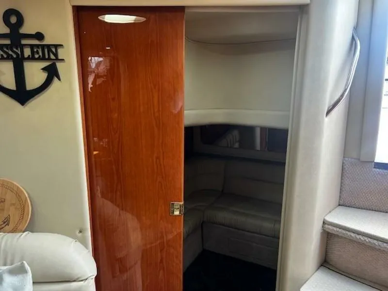 Slide: The Image of Sea Ray 410 Sundancer 2000 - 25
