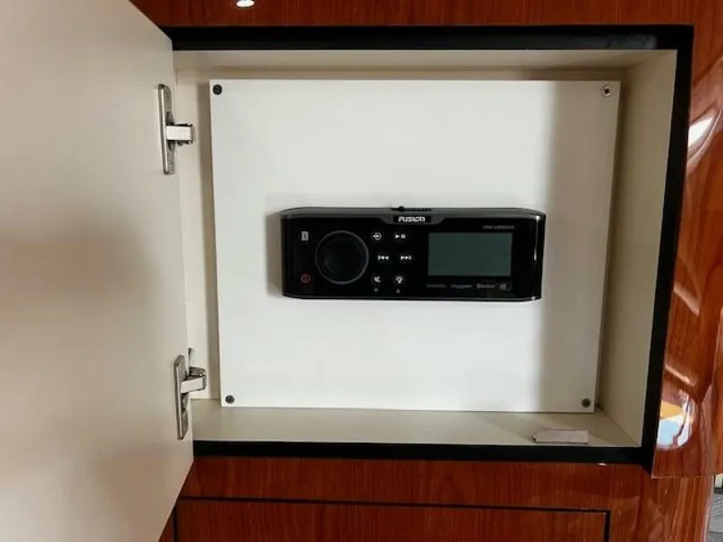 Slide: The Image of Sea Ray 410 Sundancer 2000 - 28