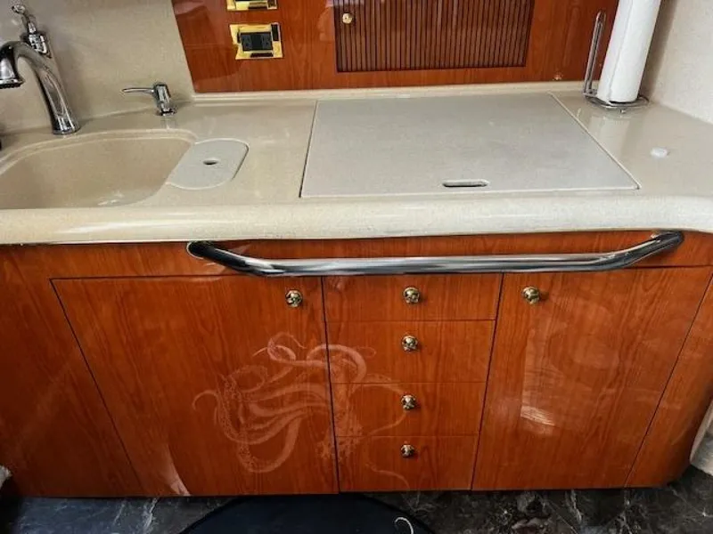 Slide: The Image of Sea Ray 410 Sundancer 2000 - 31