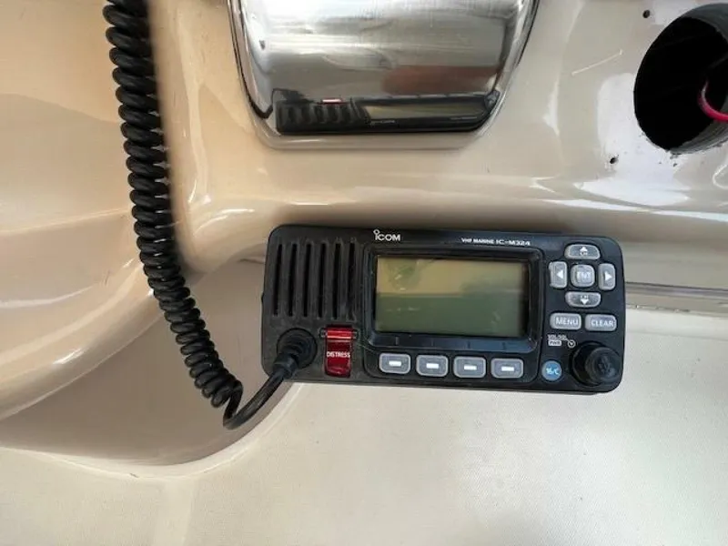 Slide: The Image of Sea Ray 410 Sundancer 2000 - 84