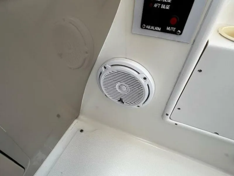 Slide: The Image of Sea Ray 410 Sundancer 2000 - 85